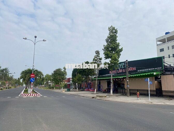 BÁN 4 LÔ. GÓC ĐƯỜNG TÔN ĐỨC THẮNG-NGUYỄN VĂN CỪ. RẠCH GIÁ