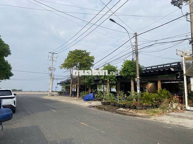 BÁN 4 LÔ. GÓC ĐƯỜNG TÔN ĐỨC THẮNG-NGUYỄN VĂN CỪ. RẠCH GIÁ