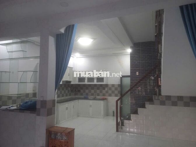 NHÀ 2 TẦNG -  MẶT TIỀN LÊ THỊ HOA, GẦN CHỢ ĐẦU MỐI, CẦU VƯỢT GÒ DƯA