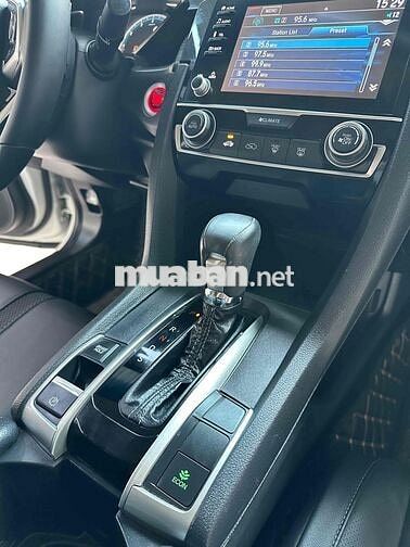Honda Civic 2020 1.8G 28.000 km Trắng