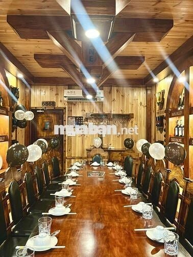 Lẩu Cua Cà Mau cần tuyển NV phục vụ 