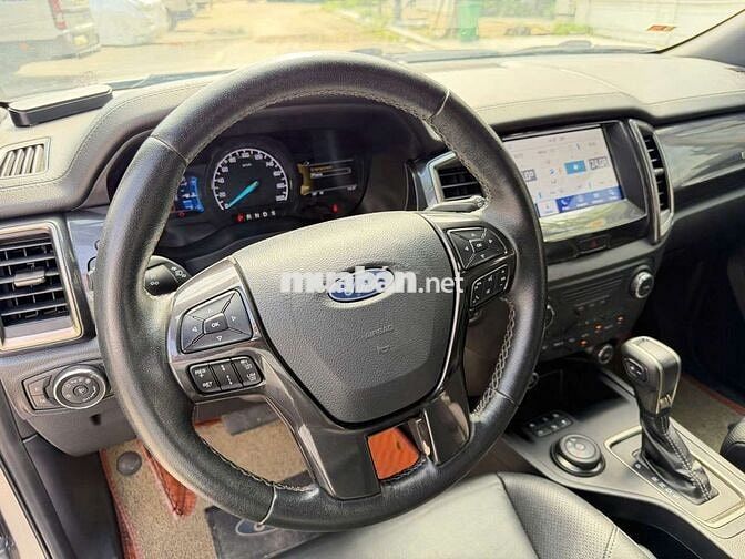 Ford Everest 2021 Biturbo 80000 km Xám
