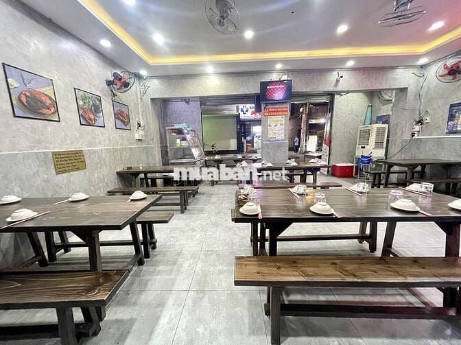 Lẩu Cua Cà Mau cần tuyển NV phục vụ 
