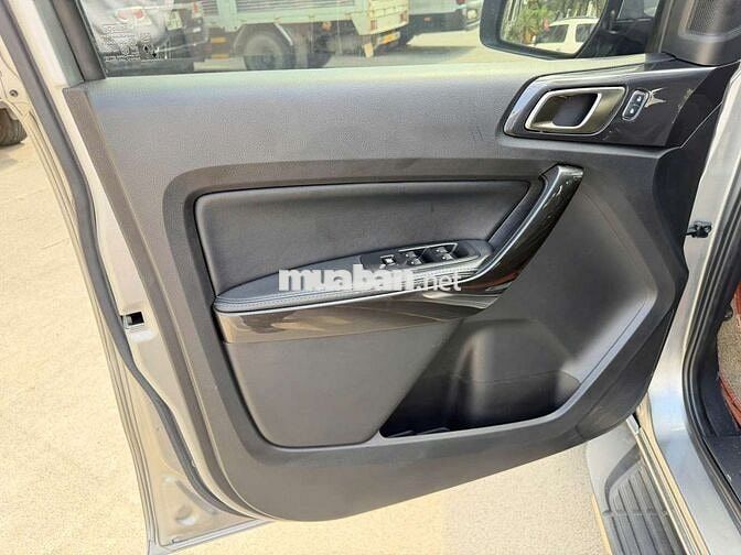 Ford Everest 2021 Biturbo 80000 km Xám