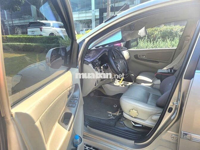 Toyota Innova 2015 2.0G AT Nâu vàng