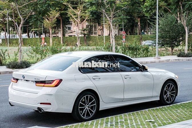 BMW 320i Sportline Model 2025 15000 km