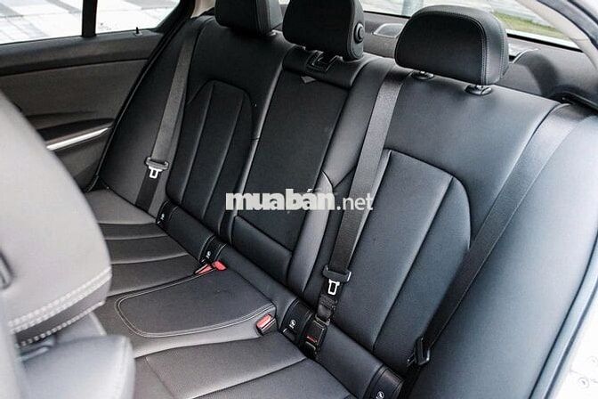BMW 320i Sportline Model 2025 15000 km