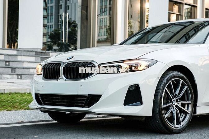 BMW 320i Sportline Model 2025 15000 km