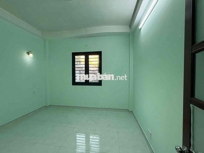 Nhà 1 trệt 2 lầu 80m2 gồm 4PN gần Phạm Văn Đồng, Gigamall