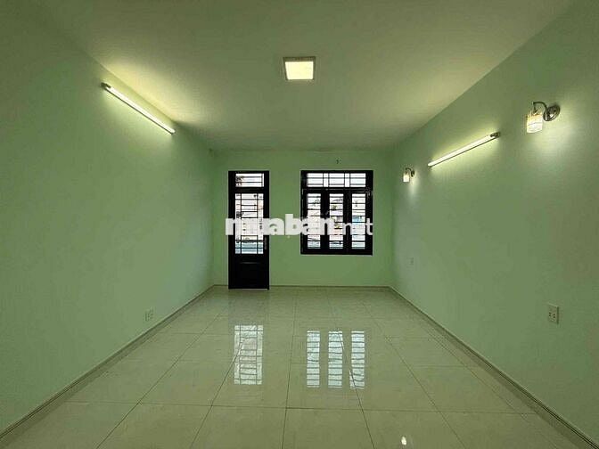 Nhà 1 trệt 2 lầu 80m2 gồm 4PN gần Phạm Văn Đồng, Gigamall
