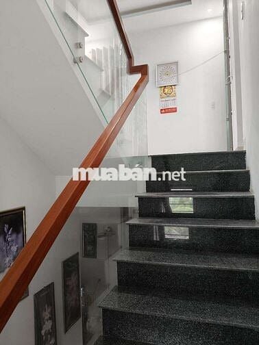 Chính chủ bán nhà mặt tiền 7m, đường phố vỉa hè 35m. Nhà 3 tầng, 6PN