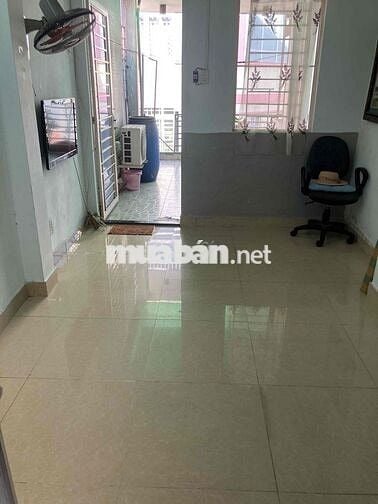Cho thuê phòng lầu 2 Lê Văn Duyệt, có máy lạnh, giá rẻ 3tr2