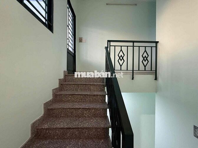 Nhà 1 trệt 2 lầu 80m2 gồm 4PN gần Phạm Văn Đồng, Gigamall