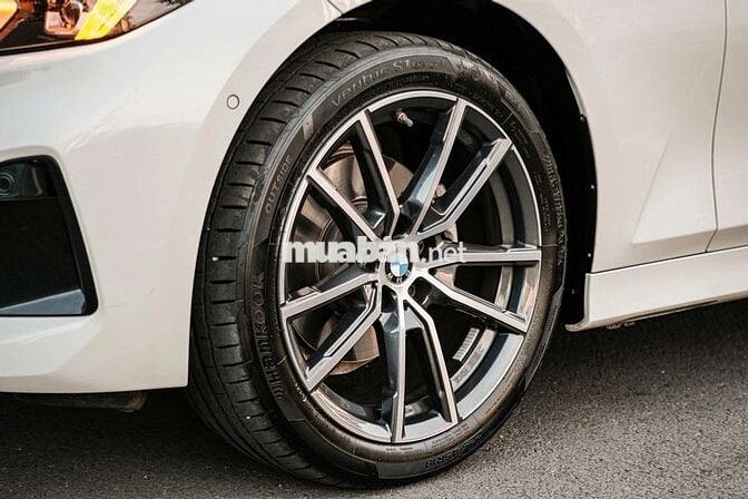BMW 320i Sportline Model 2025 15000 km