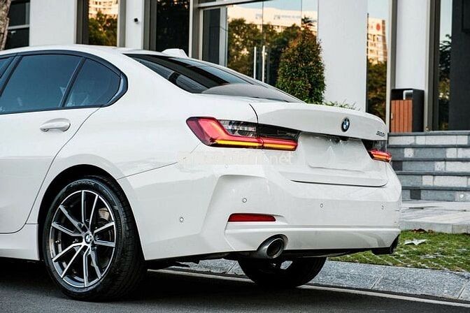 BMW 320i Sportline Model 2025 15000 km