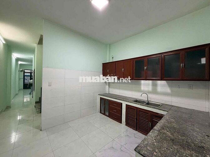 Nhà 1 trệt 2 lầu 80m2 gồm 4PN gần Phạm Văn Đồng, Gigamall