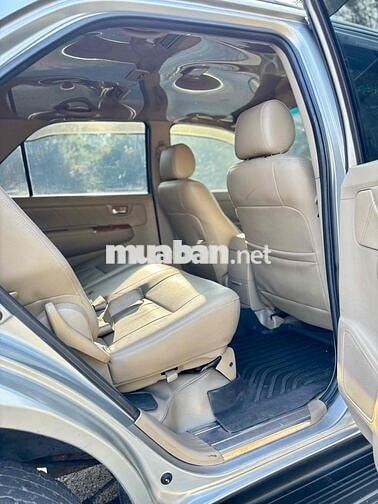 Toyota Fortuner Bạc 7 chỗ chính chủ