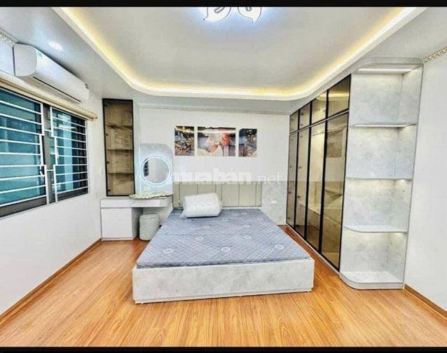 Bán Nhà Gần Phố, Trung Kính, Cầu Giấy 32m, 5 tầng, mt 8m, giá 11.95 tỷ