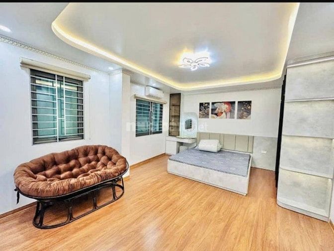 Bán Nhà Gần Phố, Trung Kính, Cầu Giấy 32m, 5 tầng, mt 8m, giá 11.95 tỷ