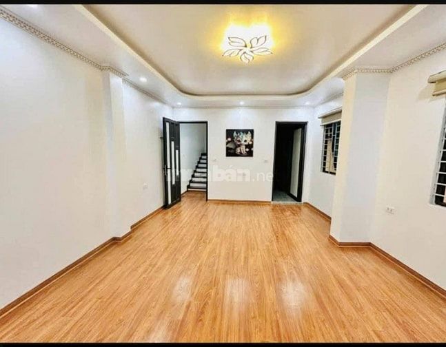 Bán Nhà Gần Phố, Trung Kính, Cầu Giấy 32m, 5 tầng, mt 8m, giá 11.95 tỷ