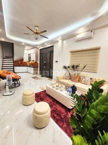 Bán Nhà Gần Phố, Trung Kính, Cầu Giấy 32m, 5 tầng, mt 8m, giá 11.95 tỷ