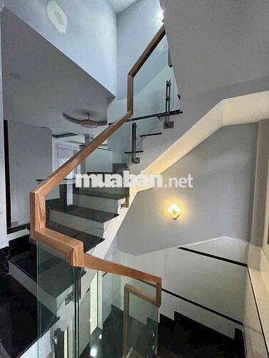 Nhà MTKD Lương Thế Vinh.DT:6.5 X 12m Trêt  2Lâu ST 4PN 4WC