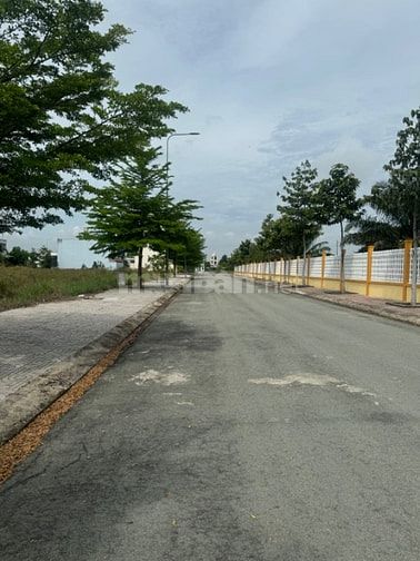Cần bán lô biệt thự view hồ, 9.5x 17.5 Giá chót 2 tỷ 750 triệu 