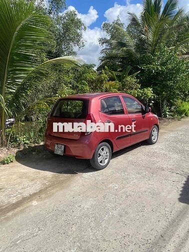 Hyundai i10 2009 màu Đỏ