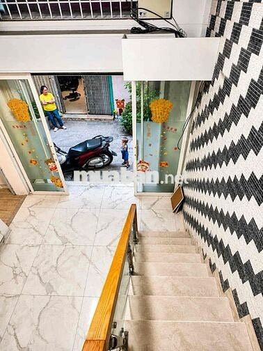 🏠 Nhà Quận 11 gần Đầm Sen - Hẻm xe hơi thẳng - cách mặt tiền chỉ 15m -