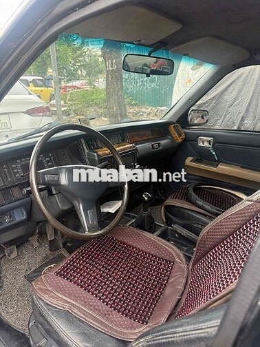 Toyota Crown Đen