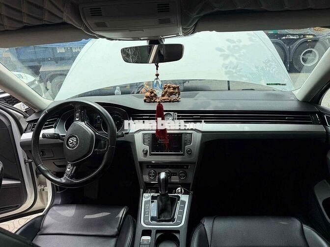 Volkswagen Passat 2018 Trắng