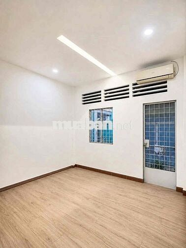 🏠 Nhà Quận 11 gần Đầm Sen - Hẻm xe hơi thẳng - cách mặt tiền chỉ 15m -