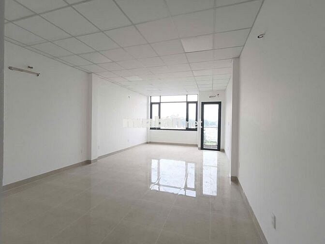 CHO THUÊ TÒA NHÀ MẶT TIỀN LÊ VĂN CHÍ NGAY NGÃ TƯ THỦ ĐỨC – GẦN  ĐHSPKT