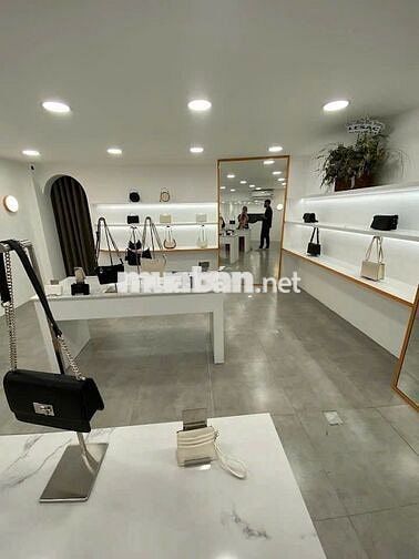 CHO THUÊ MẶT TIỀN LÊ VĂN SỸ PHÚ NHUẬN 110M2, CĂN GÓC, CÓ HẦM ĐỂ XE