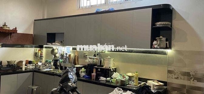 tuyển thợ hoặc phụ làm nội thật nhựa