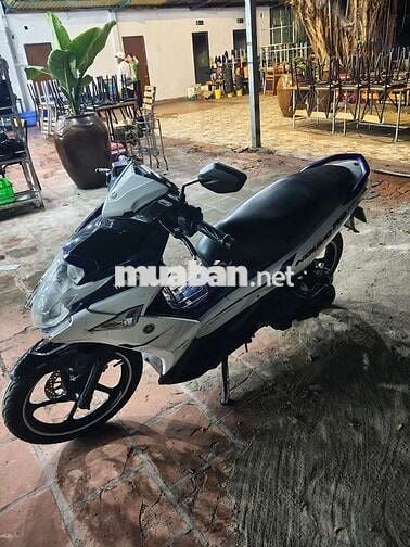 Yamaha Nouvo 6 Trắng xanh máy zin cực kỳ êm 