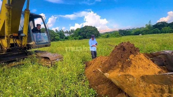 Bán đất mặt tiền giá rẻ, tặng mỏ cát