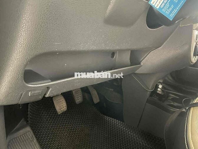 Chevrolet Spark Vàng
