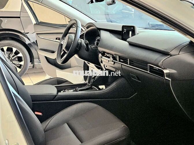Mazda 3 Luxury 2026 1.5AT 68km