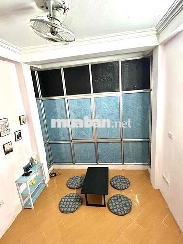Cho thuê nhà 5 tầng Văn Cao, Ba Đình, Hà Nội