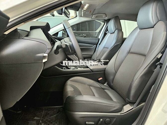 Mazda 3 Luxury 2026 1.5AT 68km