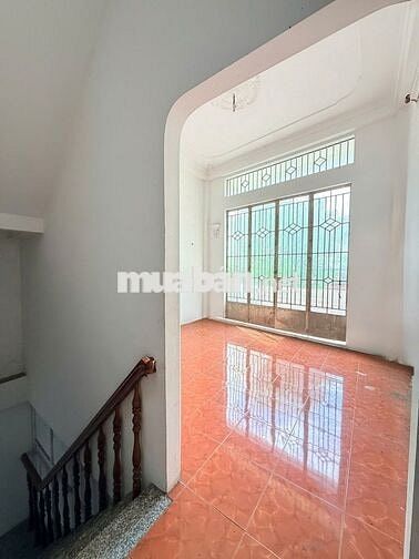 Nhà 2 lầu 3PN mặt tiền đường 30-4 chỉ 15 triệu