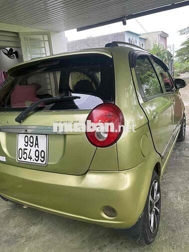 Chevrolet Spark Vàng