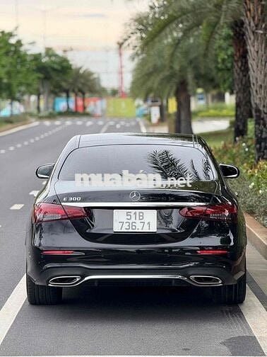 Mercedes-Benz E300 2022 Đen SIÊU MỚI 1V HƠN