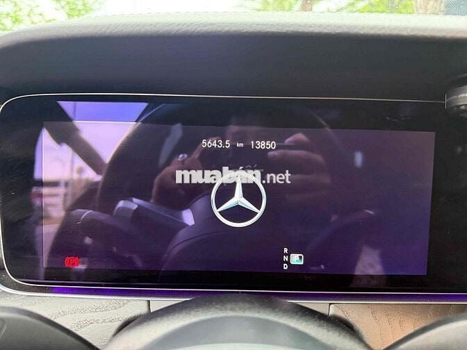 Mercedes-Benz E300 2022 Đen SIÊU MỚI 1V HƠN