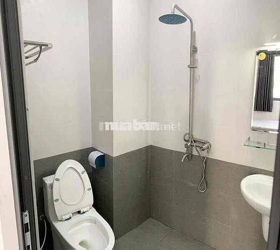 Phòng Ban công 20m2 ngay chợ bà chiểu , bình thạnh