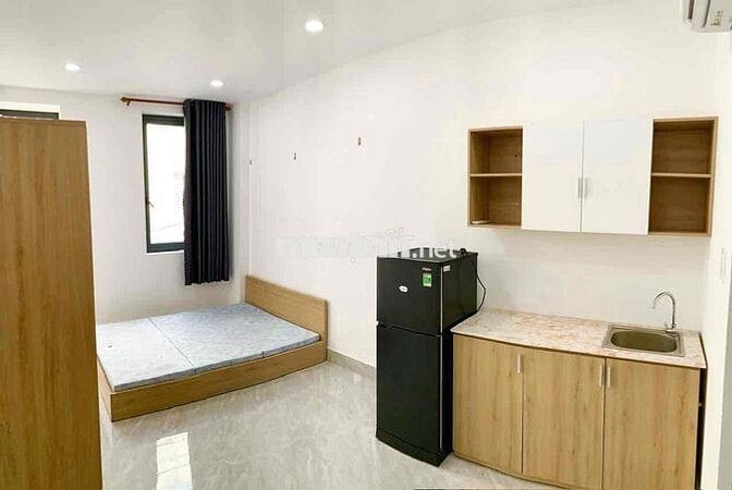 Phòng Ban công 20m2 ngay chợ bà chiểu , bình thạnh