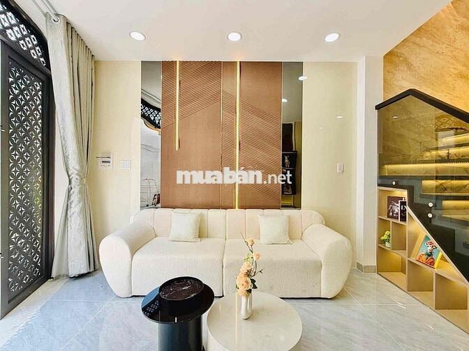 Ô TÔ ĐẬU CỬA - 45m2 - 3 TẦNG XÂY MỚI - TẶNG FULL NỘI THẤT - NHỈNH 5TỶ