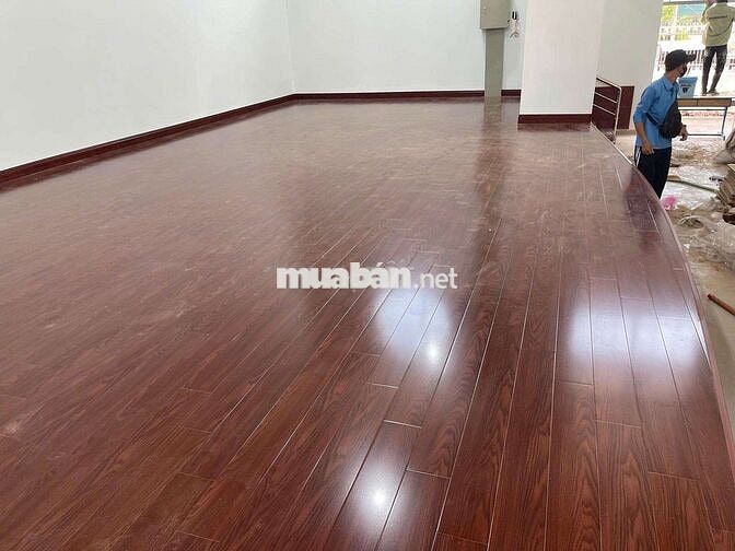 cần 1 thợ & phụ thi công nội thất  , sàn , vách 