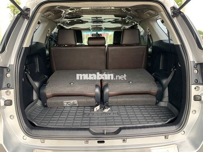 Toyota Fortuner 2018 1 cầu Bạc xe chính chủ từ mới